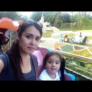 Meet your Posher, Gloria